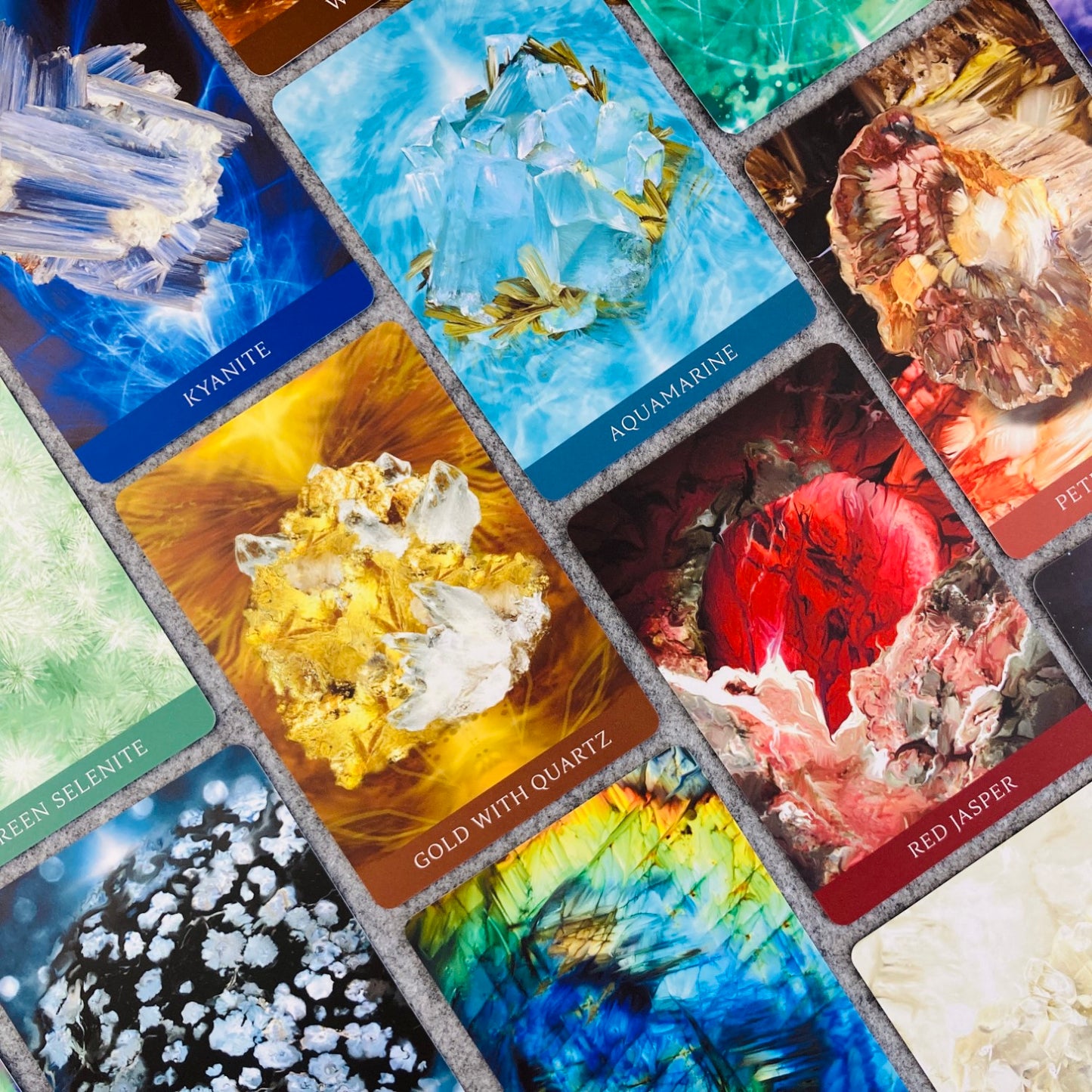 Crystal Oracle Cards (Toni carmine Salerno, Laila Savolainen)