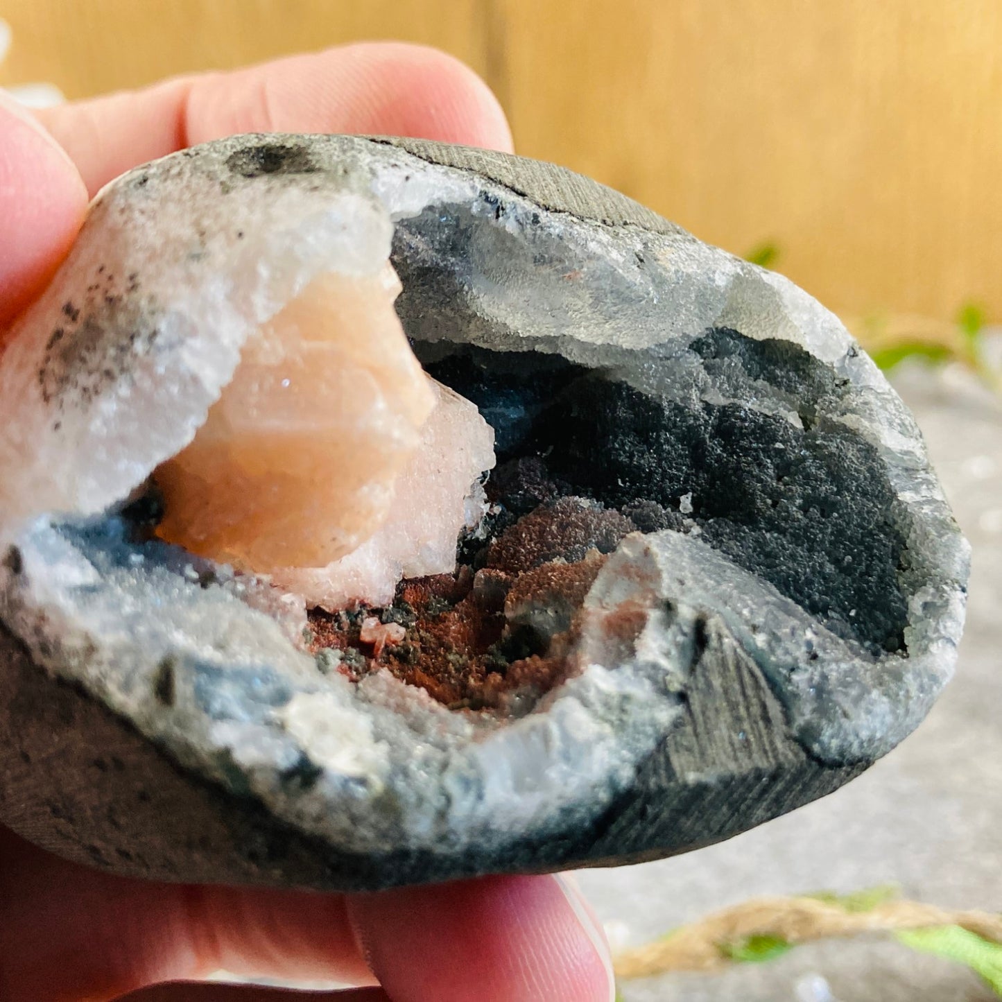 Stilbite In Chalcedony Geode