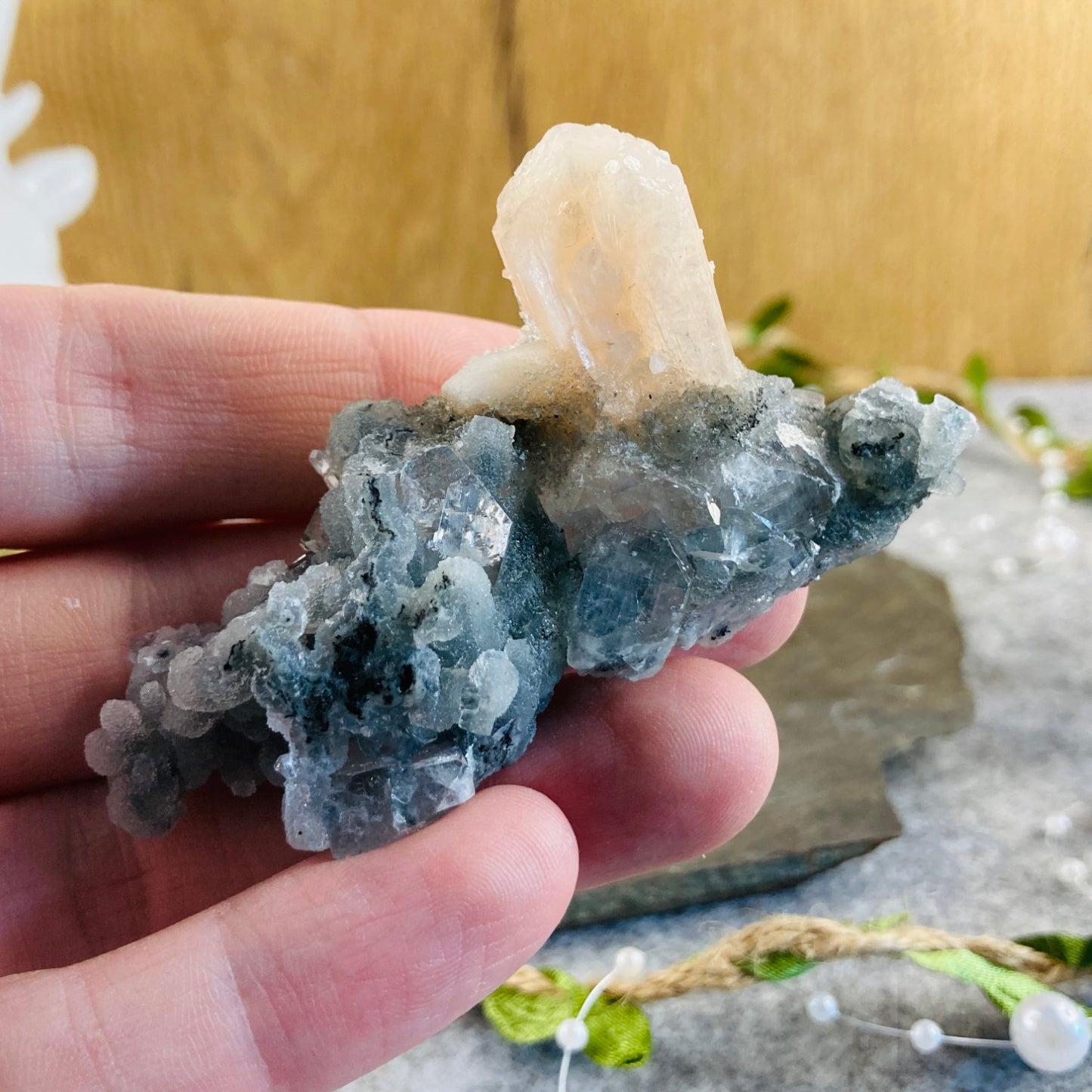 Stilbite with Apophyllite, Chalcedony and Calcite #02