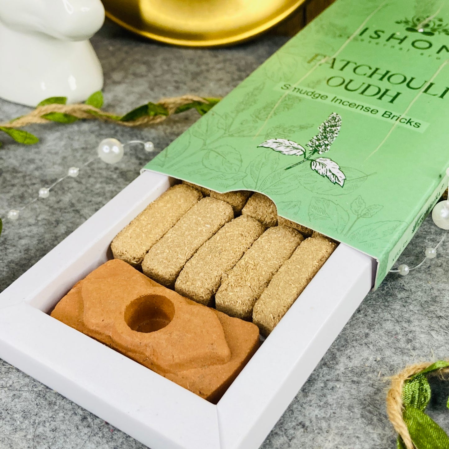 Patchouli Oudh - Ishom Incense Bricks