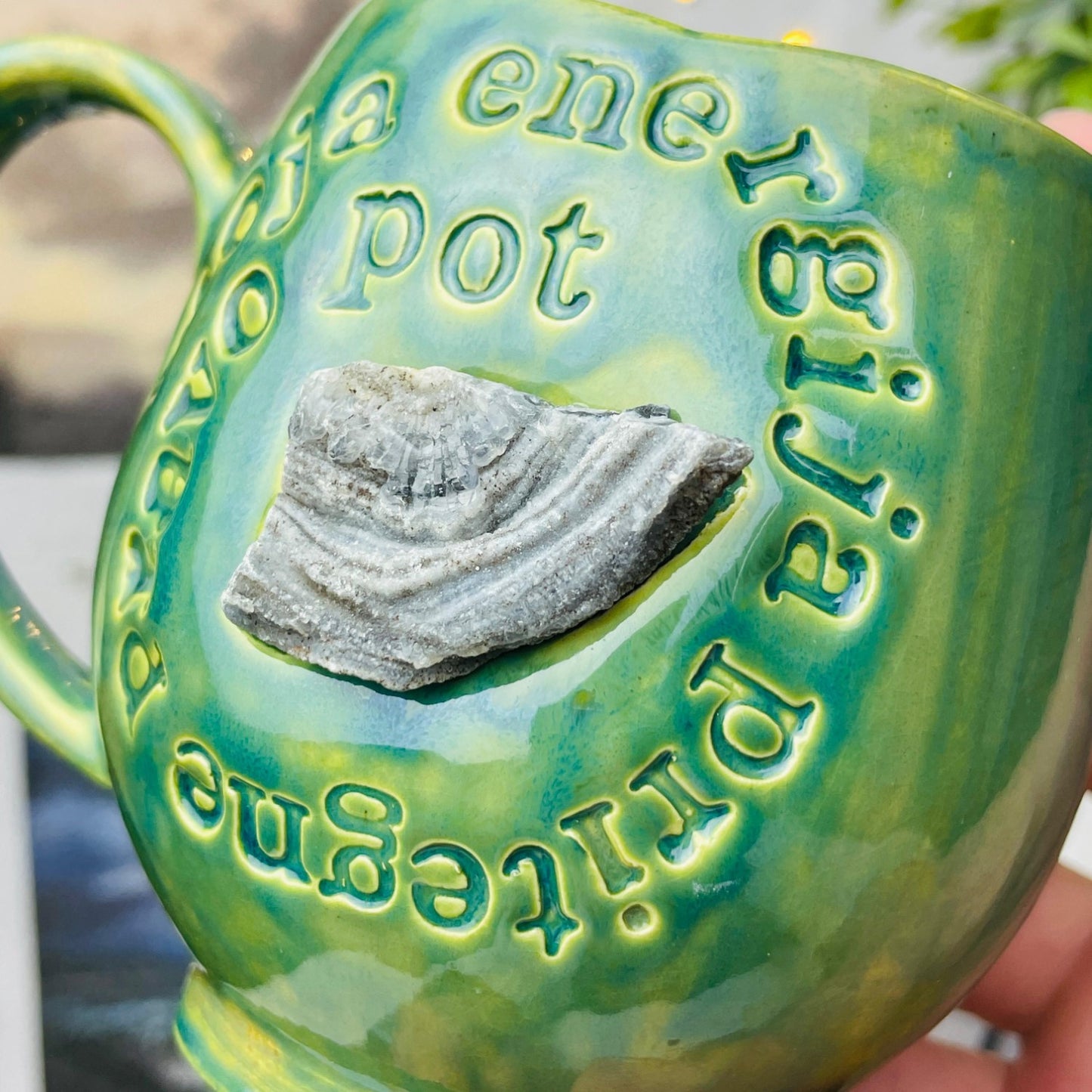 Affirmation mug - Moja energija pritegne pravo pot #01