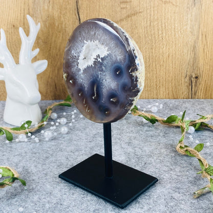 Agate on Stand #01