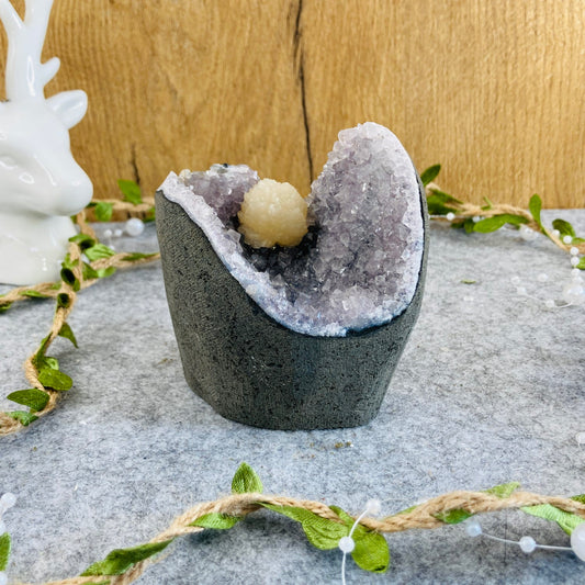 Amethyst Gode with Stilbite
