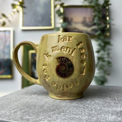 Affirmation mug - Kar iščem najde pot k meni #02