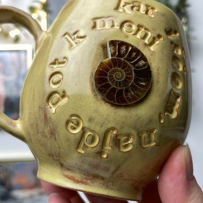 Affirmation mug - Kar iščem najde pot k meni #02