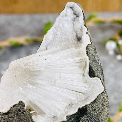 Scolecite in Basalt #03