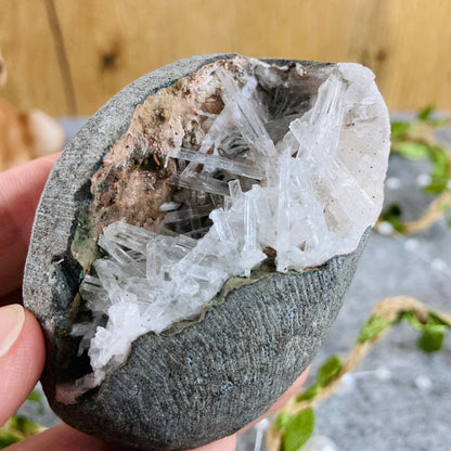 Scolecite in Basalt #02