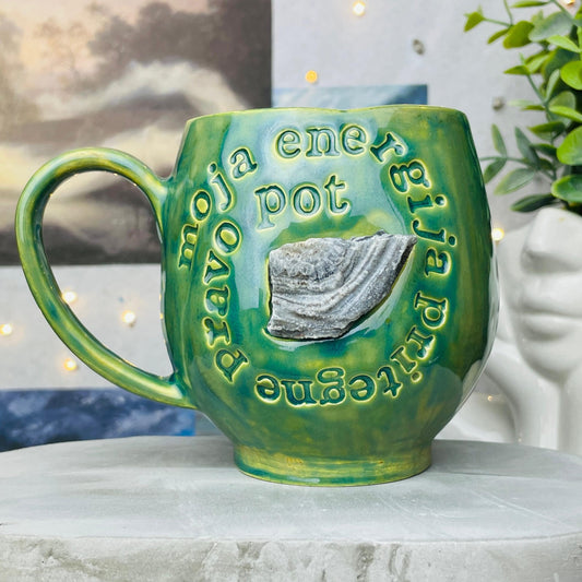 Affirmation mug - Moja energija pritegne pravo pot #01